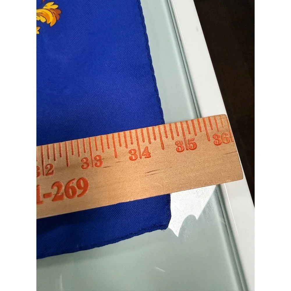 VTG Italian‎ Scarf By The Yves Rocher 